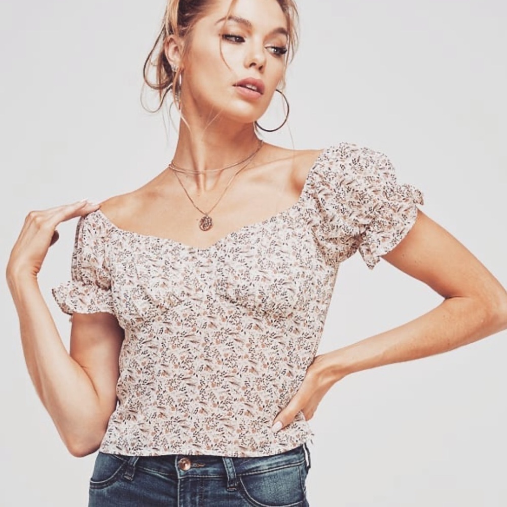 Off shoulder floral crop!